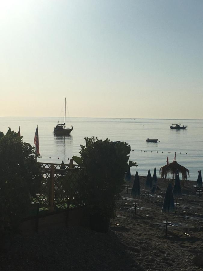 Essenze Di Sicilia Apartment - Letojanni Taormina Екстер'єр фото
